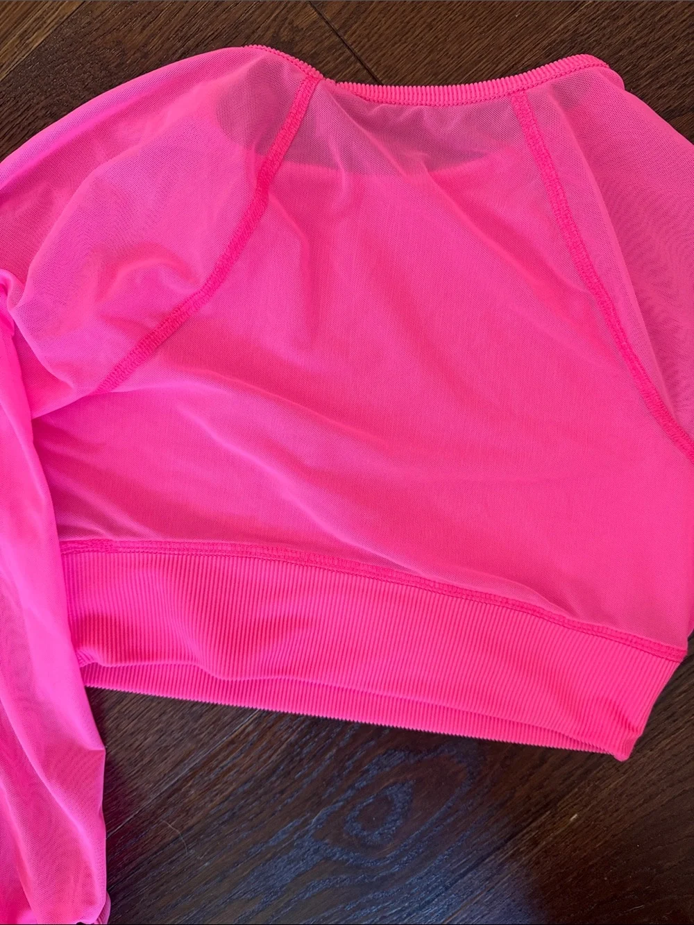 Beach riot Active Crop Top & Long-Sleeve Layering Set